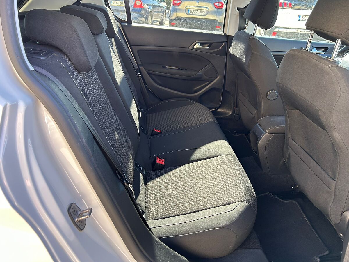 PEUGEOT 308 STYLE 1.2 E-THP AUTO SPANISH LHD IN SPAIN 78000 MILES SUPERB 2017